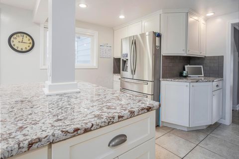 Tiny photo for 104 Sunnyside Drive, Athens, OH 45701 (MLS # 226005694)