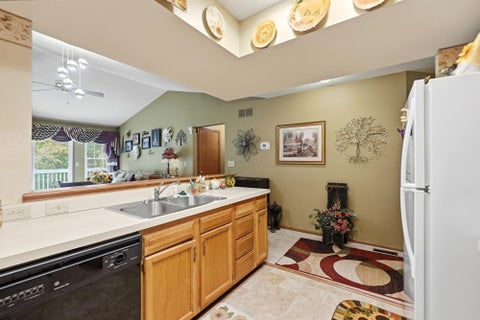 Tiny photo for 4466 White Leaf Way, Columbus, OH 43228 (MLS # 226039311)