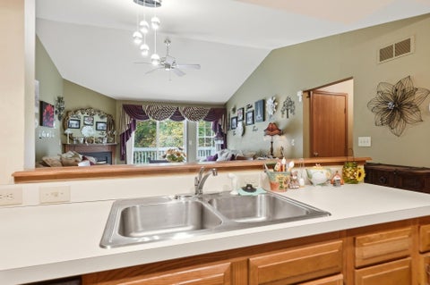 Tiny photo for 4466 White Leaf Way, Columbus, OH 43228 (MLS # 226039311)