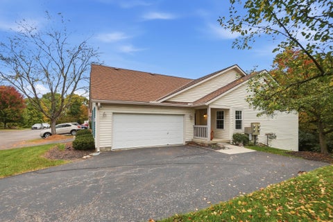 Tiny photo for 4466 White Leaf Way, Columbus, OH 43228 (MLS # 226039311)