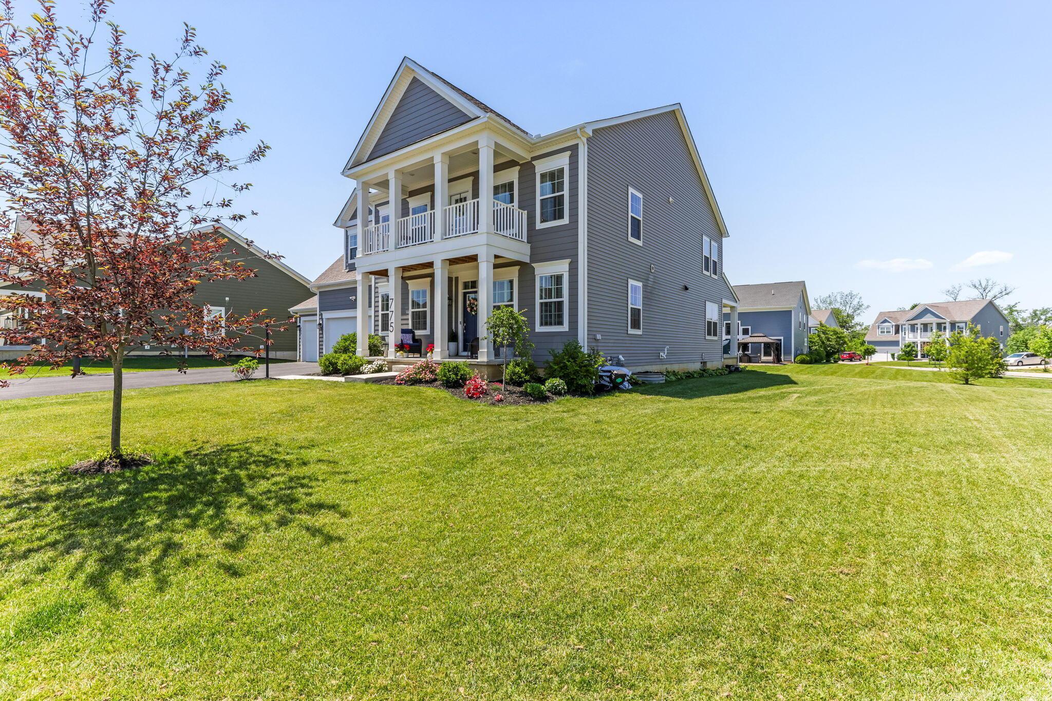775 Wharncliff Loop