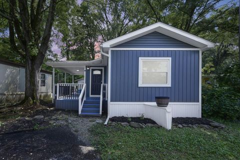 Photo of 144 Cambridge Court, Reynoldsburg, OH 43068 (MLS # 225026121)