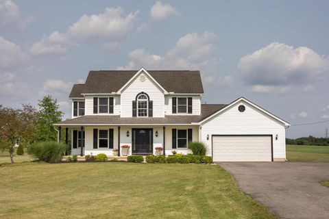 Photo of 1472 Alton Road, Galloway, OH 43119 (MLS # 226026808)