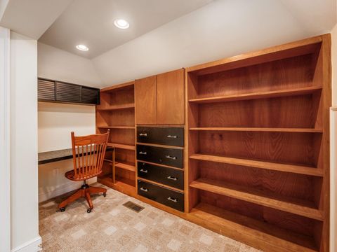 Tiny photo for 140 N Parkview Avenue, Bexley, OH 43209 (MLS # 226007351)