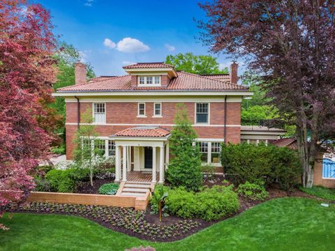 Photo of 140 N Parkview Avenue, Bexley, OH 43209 (MLS # 226007351)