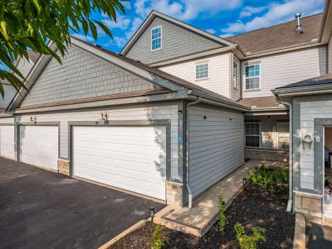 Photo of 5915 Blackbird Way, Lewis Center, OH 43035 (MLS # 226021736)