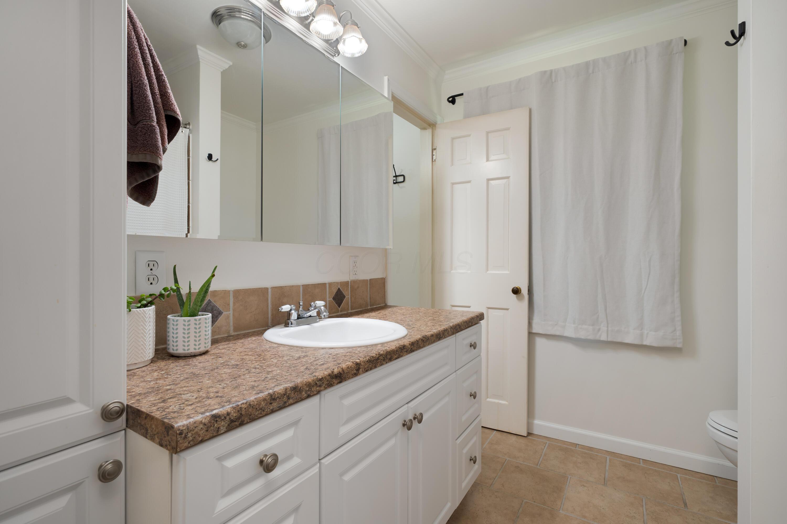 4 N Edgewood Road, Mount Vernon, Ohio image 27