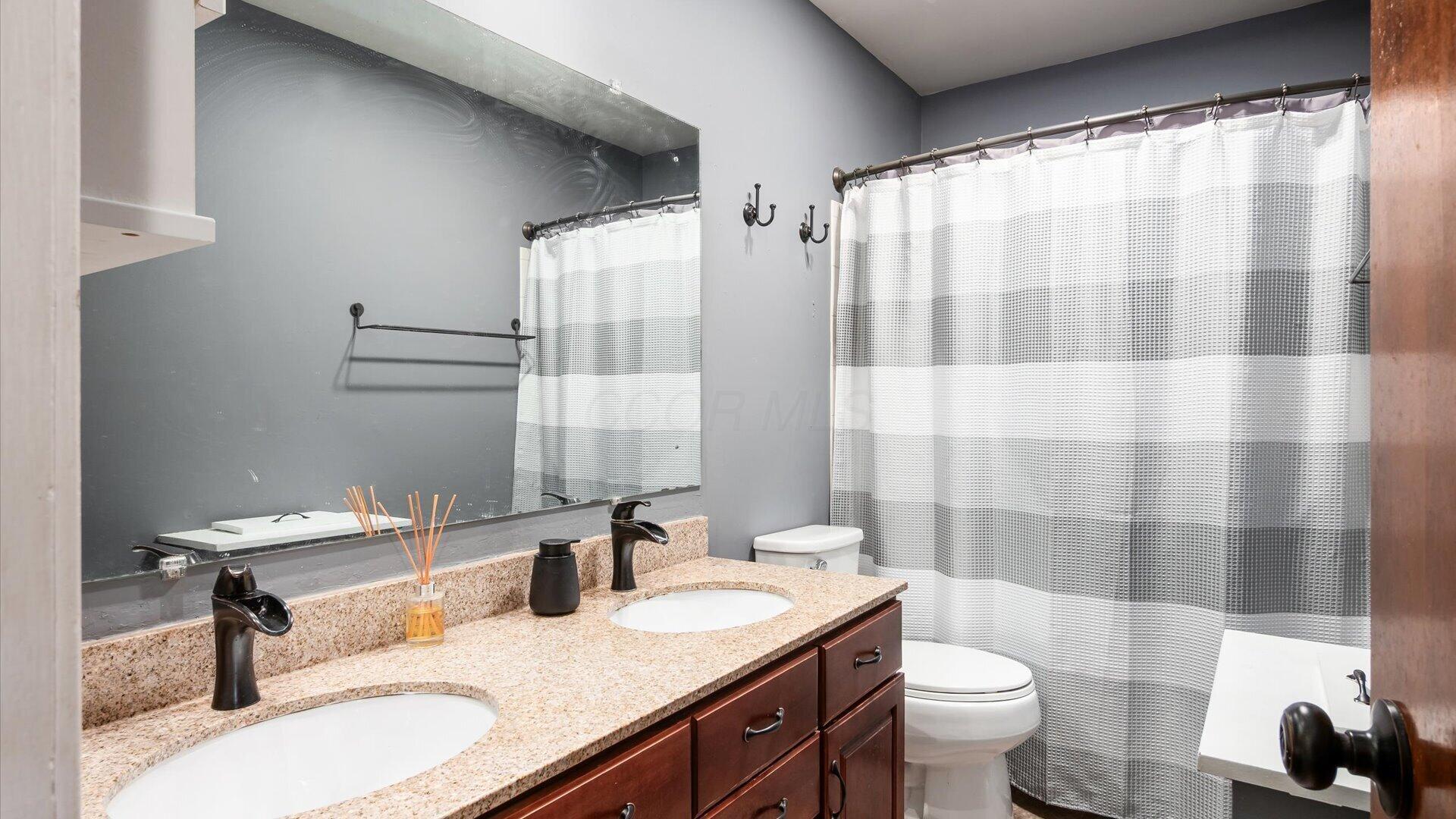 1314 N Howell Drive, Newark, Ohio image 21