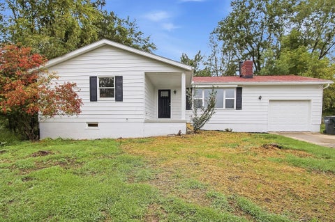 Photo of 1600 Musselman Drive, Zanesville, OH 43701 (MLS # 226036772)
