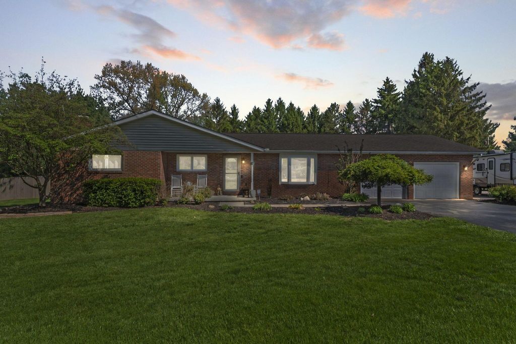 Photo of 1860 Ginder Road NW, Lancaster, OH 43130 (MLS # 226013577)