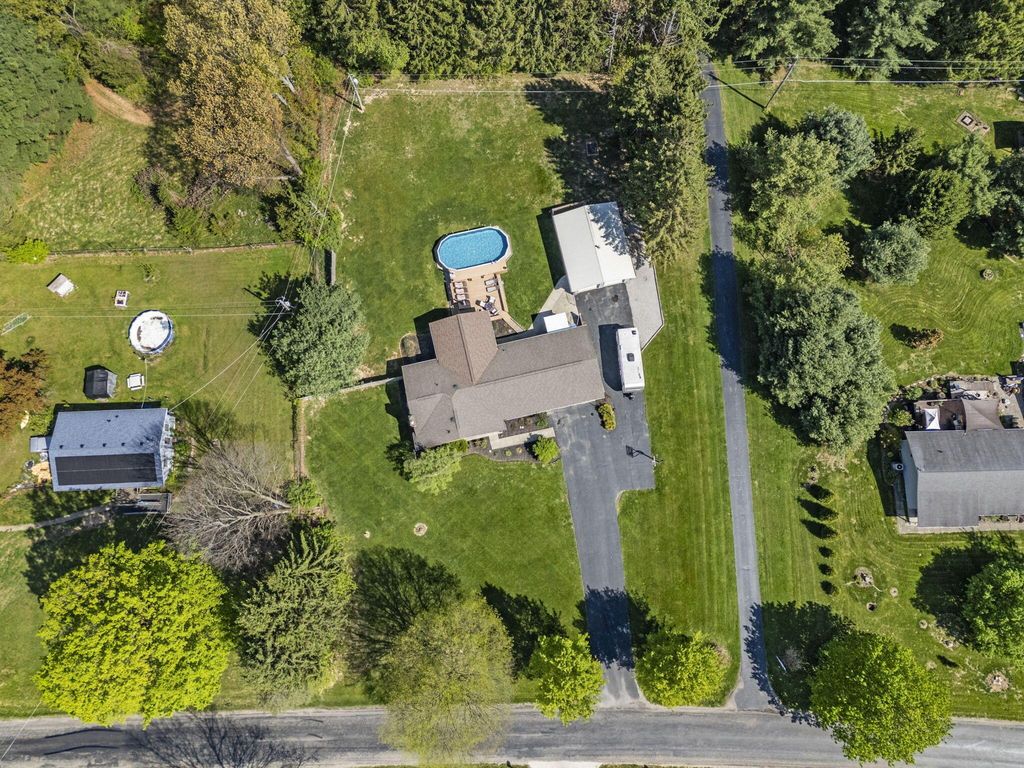 Photo of 1860 Ginder Road NW, Lancaster, OH 43130 (MLS # 226013577)