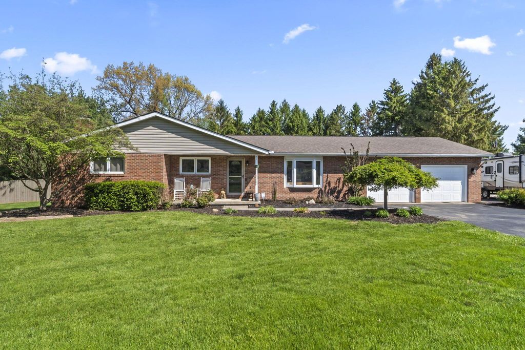Photo of 1860 Ginder Road NW, Lancaster, OH 43130 (MLS # 226013577)
