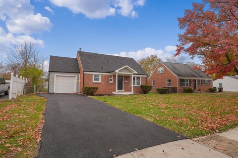 Photo of 271 Carilla Lane, Columbus, OH 43228 (MLS # 225044160)