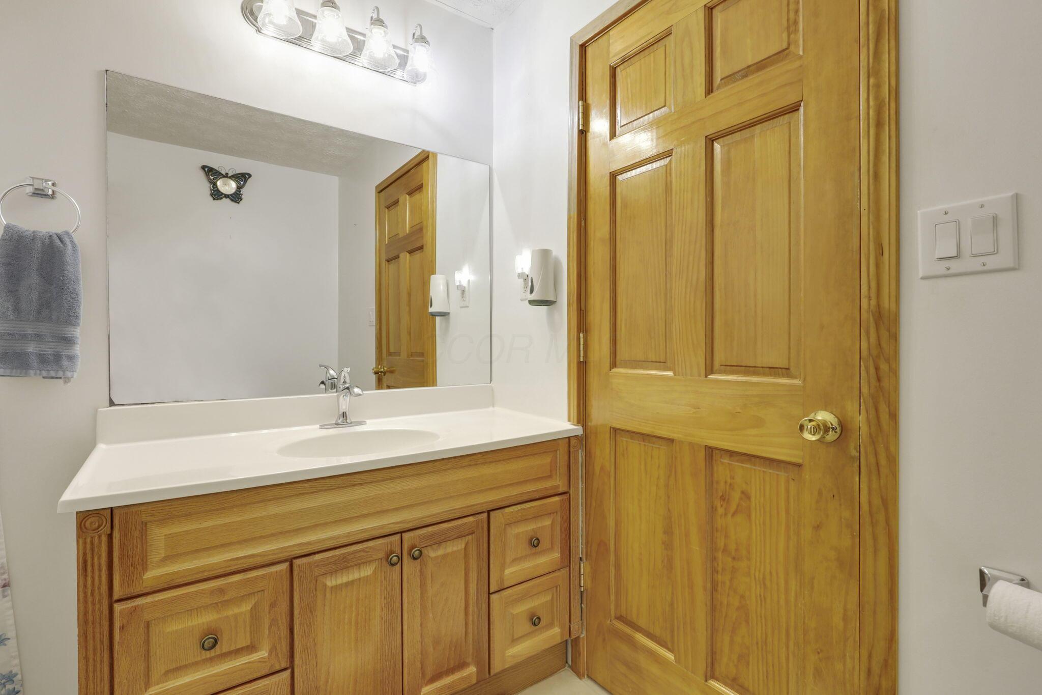 1703 Cedar Hill Road, Lancaster, Ohio image 24
