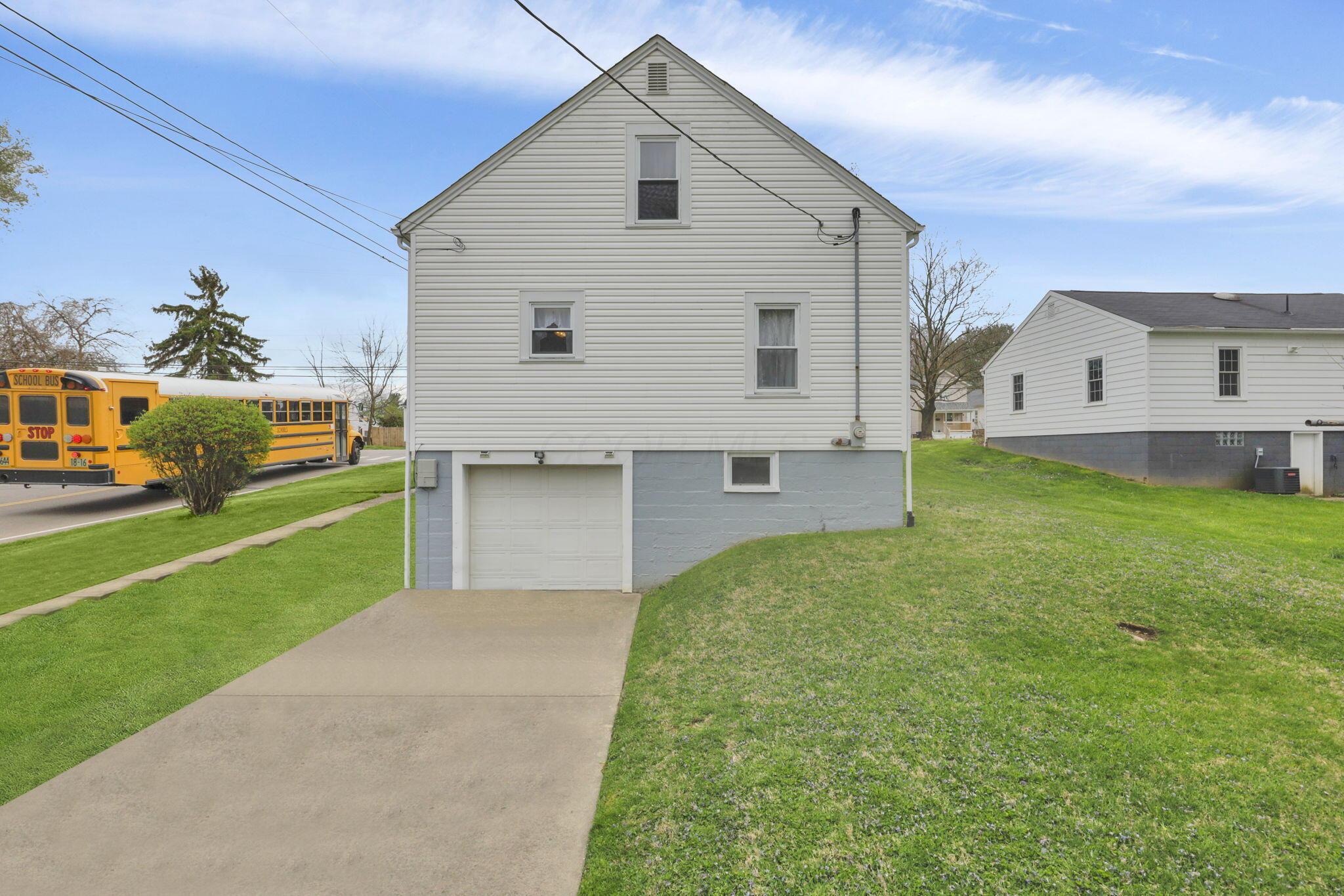 1703 Cedar Hill Road, Lancaster, Ohio image 7