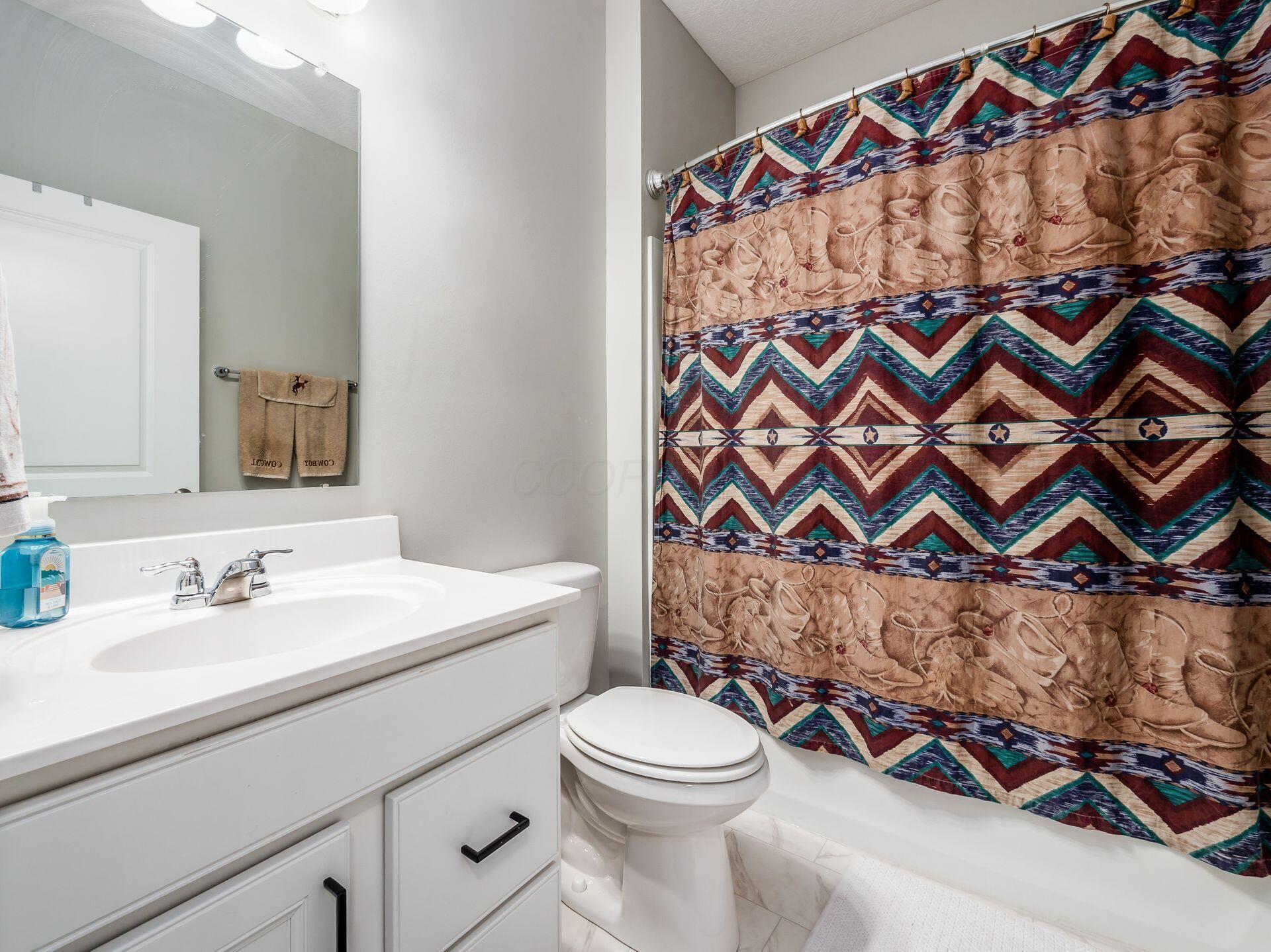6647 Cat Singer Circle, Hilliard, Ohio image 22