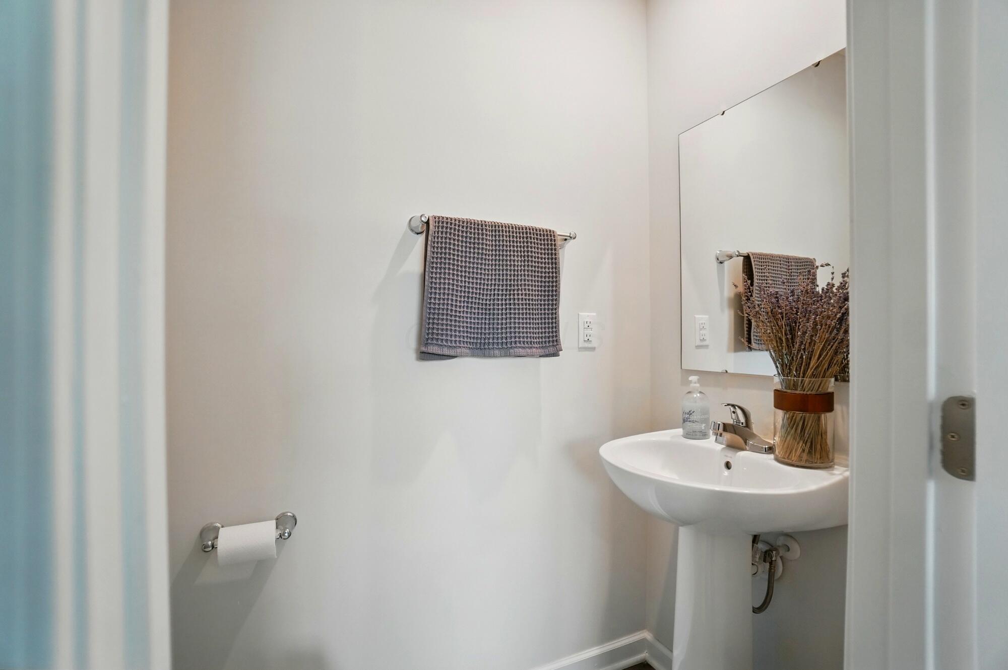 8537 Greengate Boulevard, Canal Winchester, Ohio image 17