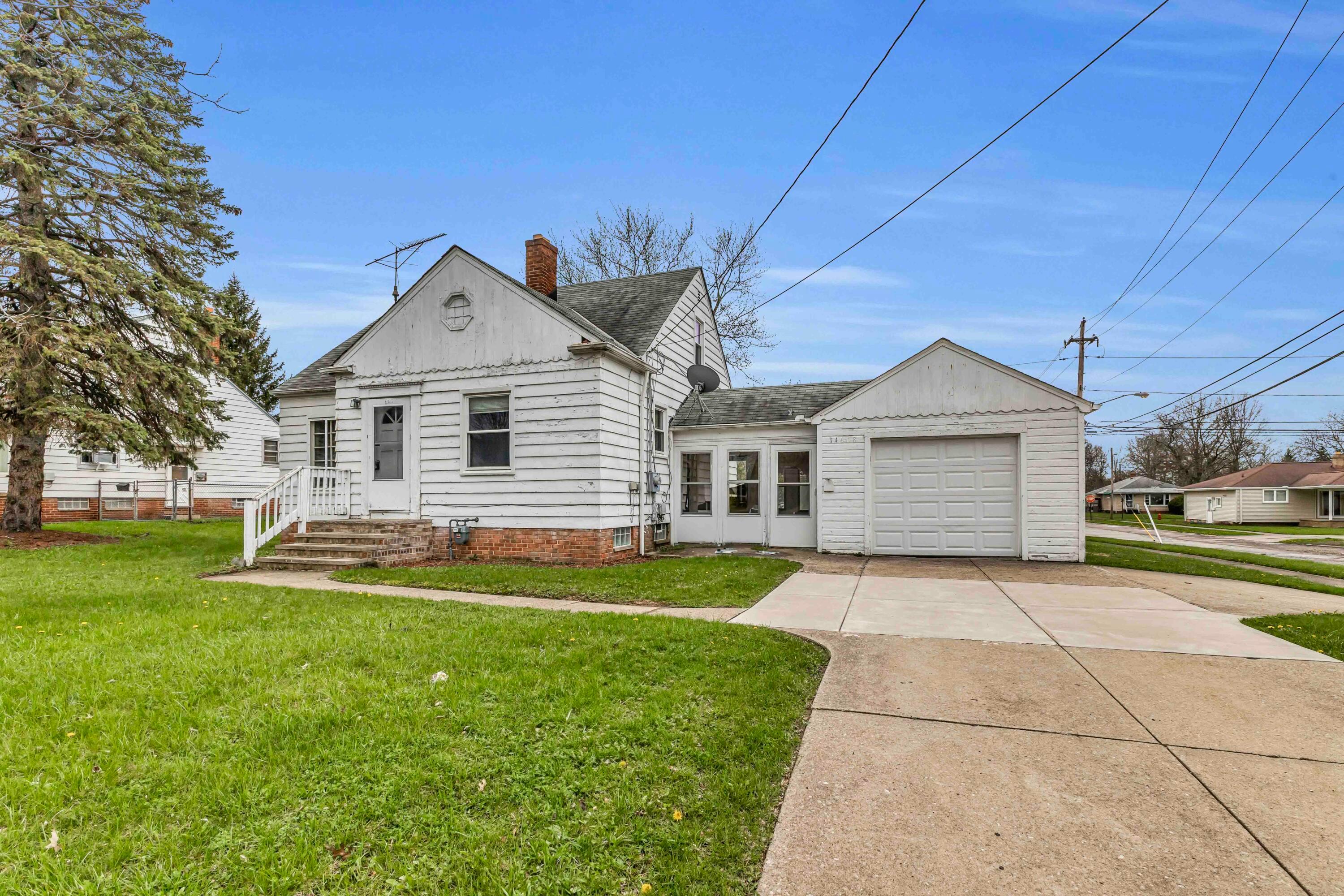 14608 Rockside Road, Maple Heights, Ohio image 4
