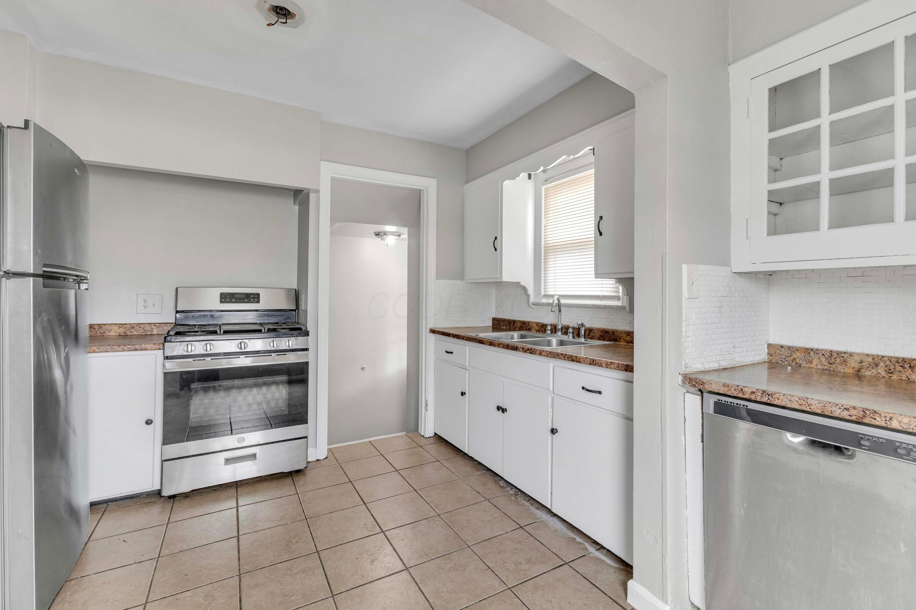 14608 Rockside Road, Maple Heights, Ohio image 12