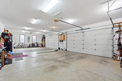 Tiny photo for 265 Waters Edge Drive, Hebron, OH 43025 (MLS # 226009740)