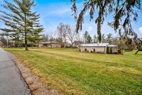 Photo of 9501 Shawnee Trail, Powell, OH 43065 (MLS # 226000735)