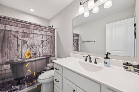 Tiny photo for 6044 Honey Farm Way, Grove City, OH 43123 (MLS # 226002499)