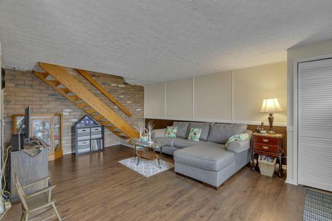 Photo of 703 Cherry Hollow Road, Columbus, OH 43228 (MLS # 226008764)