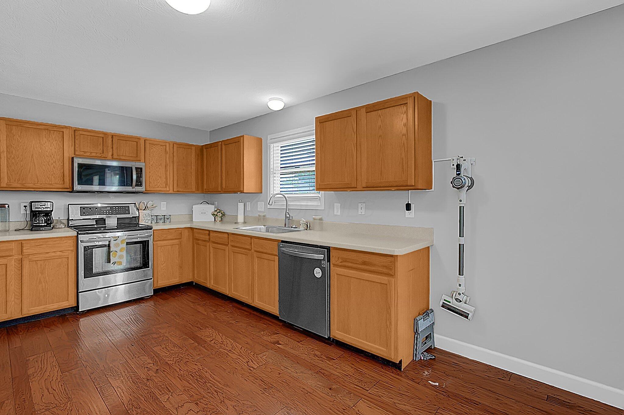 1614 Boxwood Drive, Lewis Center, Ohio image 10
