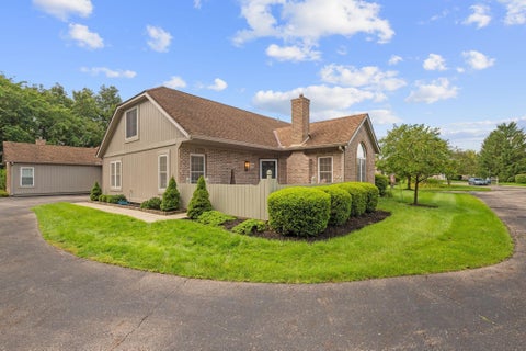 Photo of 2348 Willowside Lane, Grove City, OH 43123 (MLS # 226032109)