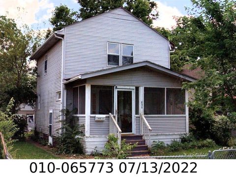 Photo of 436 Catherine Street, Columbus, OH 43223 (MLS # 225045568)