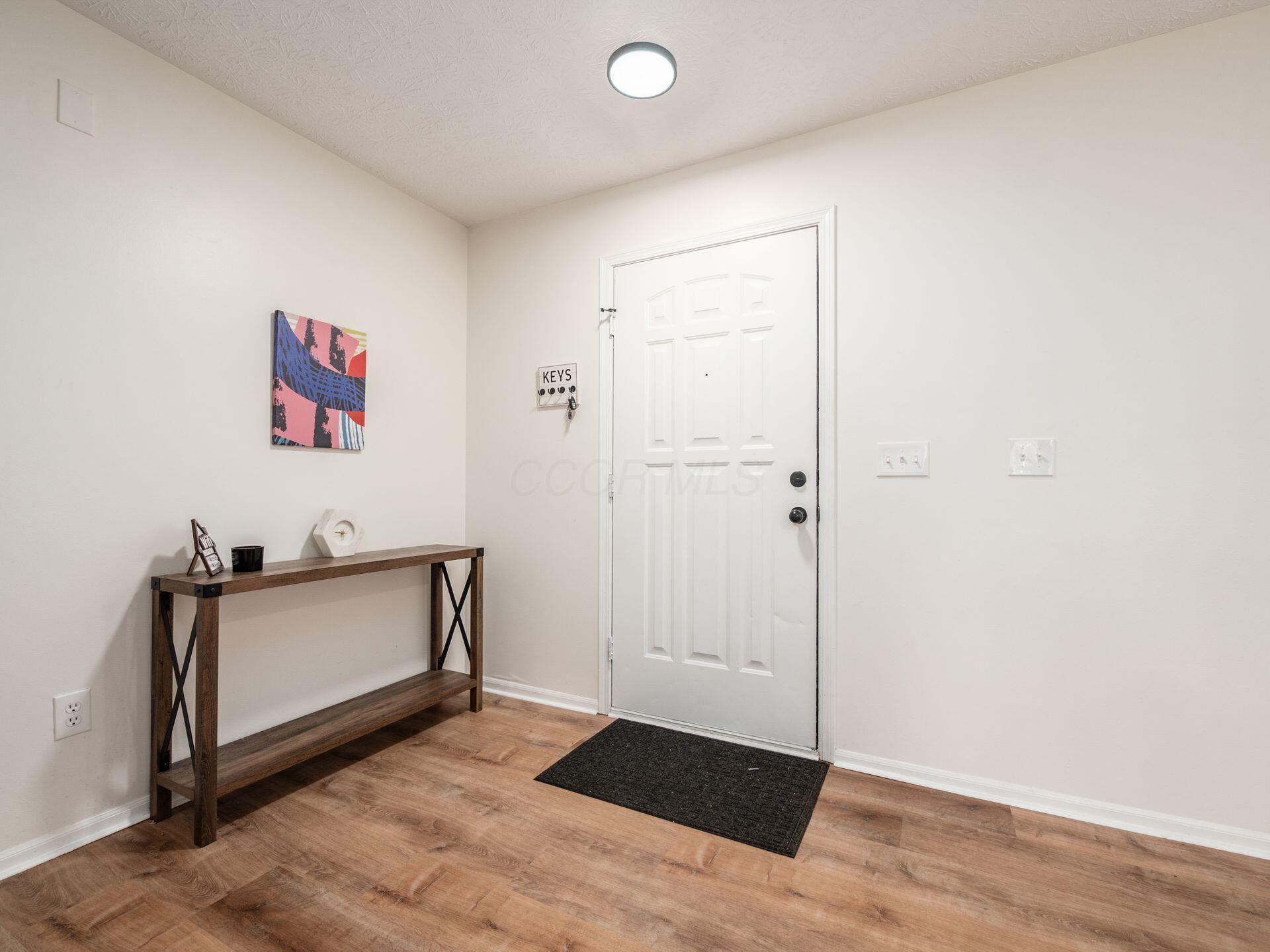 3523 Spring Branch Drive, Grove City, Ohio image 2