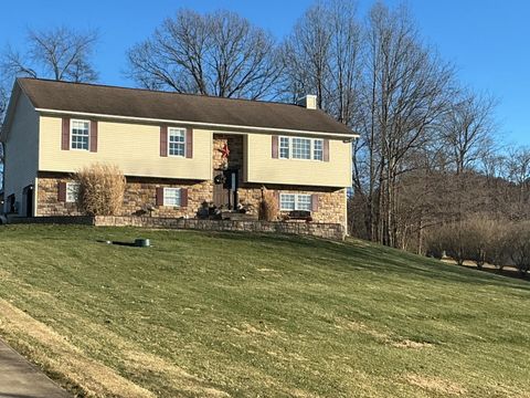 Photo of 7034 Eaglepoint Drive, Nashport, OH 43830 (MLS # 226000775)