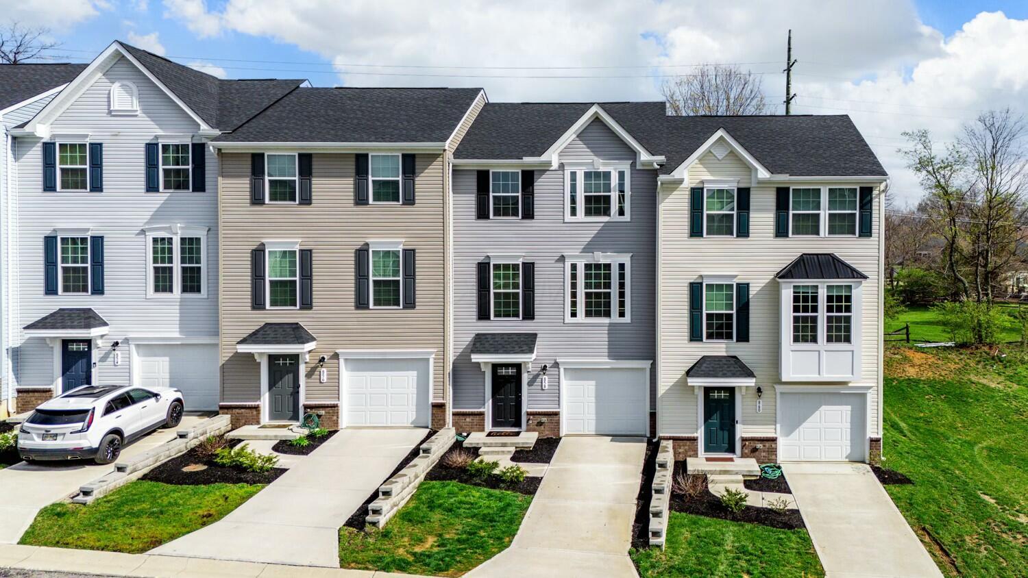858 Blackcomb Drive, Cincinnati, Ohio image 1