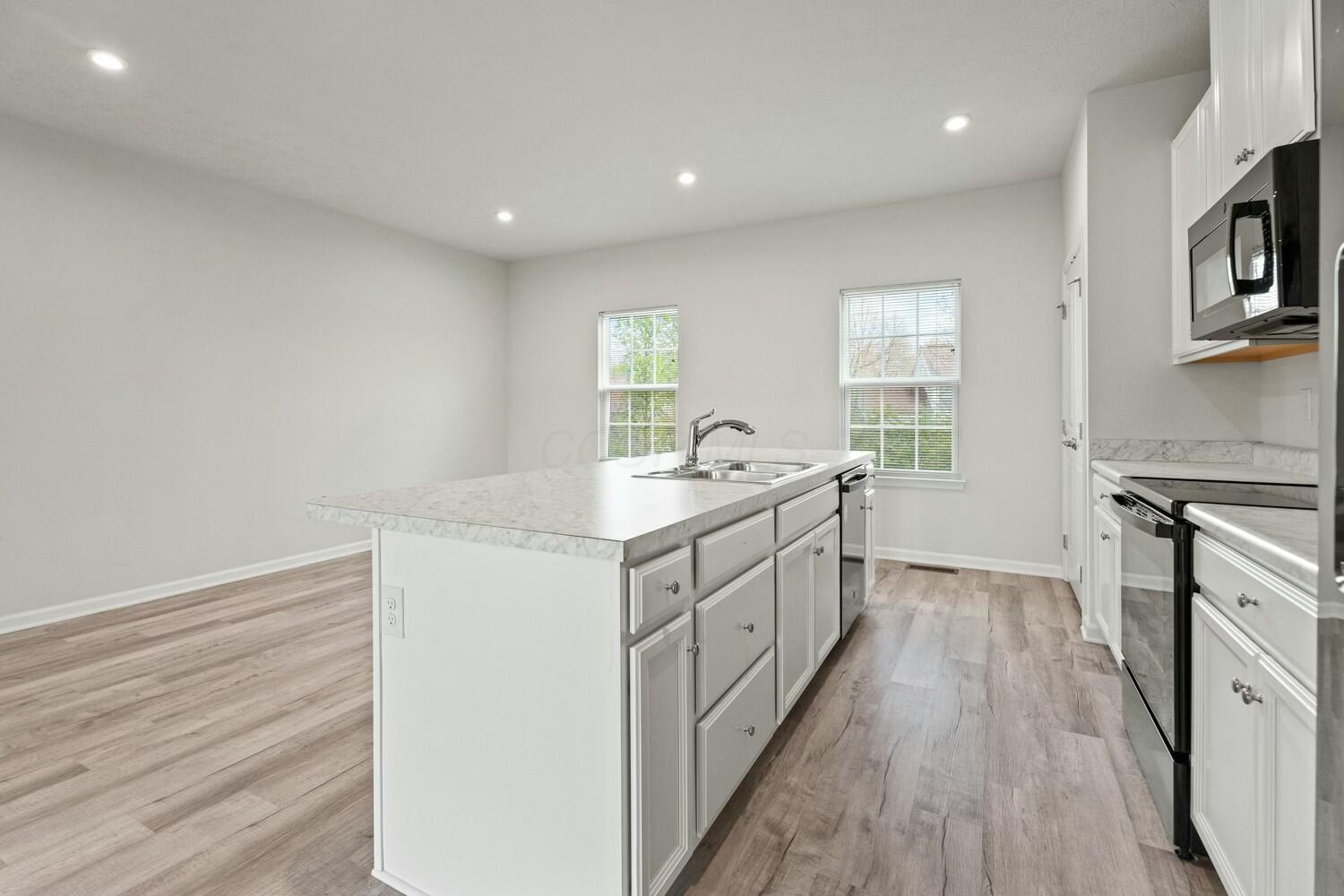 858 Blackcomb Drive, Cincinnati, Ohio image 12