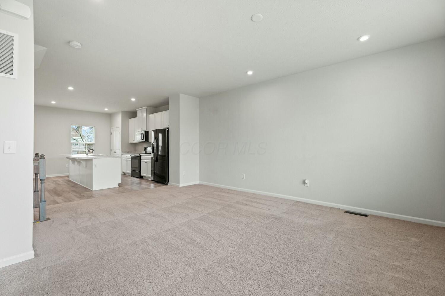 858 Blackcomb Drive, Cincinnati, Ohio image 3