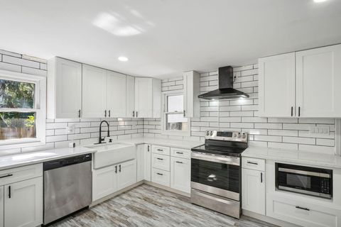 Photo of 75 N Terrace Avenue, Columbus, OH 43204 (MLS # 225037689)