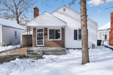 Photo of 181 S Weyant Avenue, Columbus, OH 43213 (MLS # 226004230)