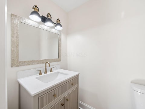 Tiny photo for 563 Park Boulevard, Worthington, OH 43085 (MLS # 226040310)
