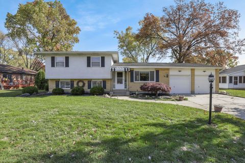 Photo of 380 Xavier Street, Columbus, OH 43230 (MLS # 225041920)