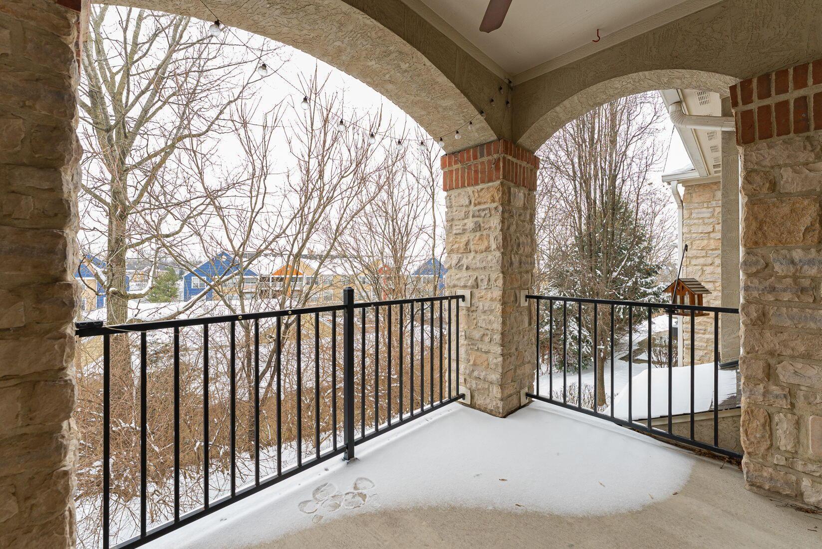 Columbus, Ohio 43204, United States, 2 Bedrooms Bedrooms, ,2 BathroomsBathrooms,Residential,Contingent,38520