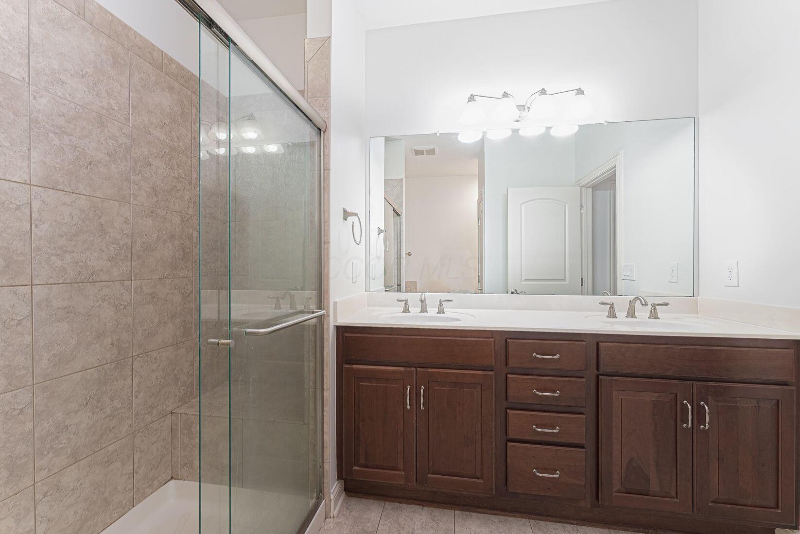 Columbus, Ohio 43204, United States, 2 Bedrooms Bedrooms, ,2 BathroomsBathrooms,Residential,Contingent,38520