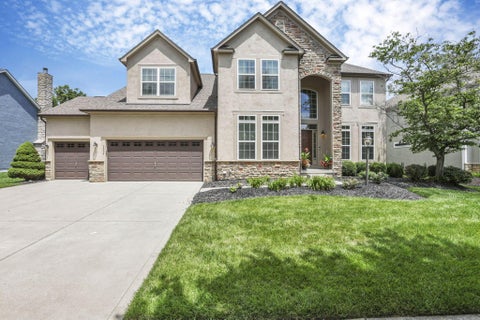 Photo of 3334 Winding Woods Drive, Powell, OH 43065 (MLS # 226025343)