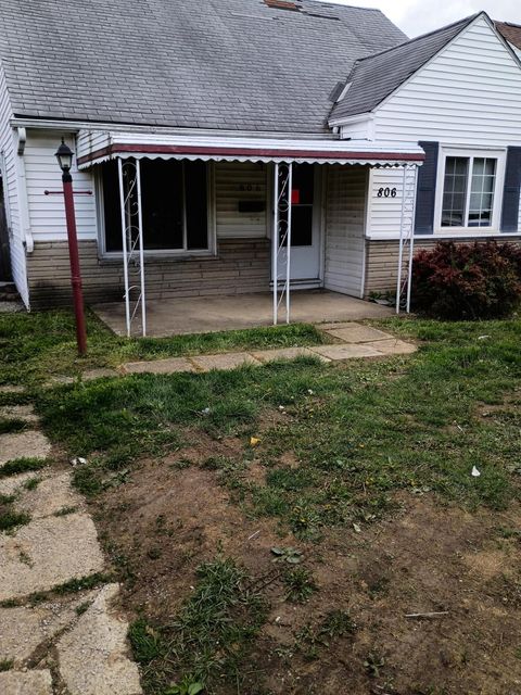 Photo of 806 S Hampton Road, Columbus, OH 43227 (MLS # 226016345)