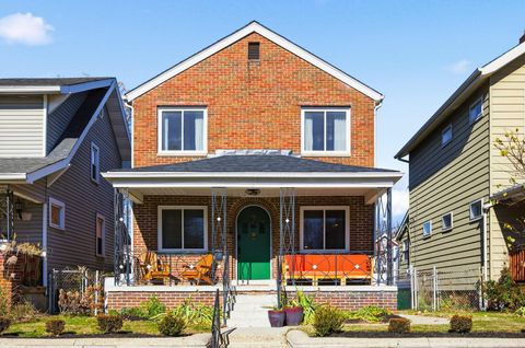 Photo of 332 E Hinman Avenue, Columbus, OH 43207 (MLS # 225043736)