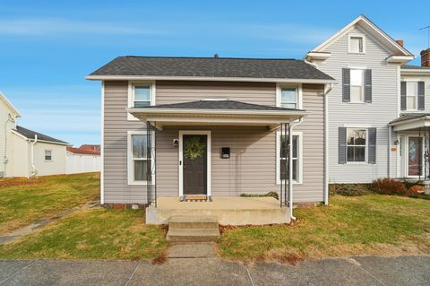 Tiny photo for 869 E Mulberry Street, Lancaster, OH 43130 (MLS # 226003025)