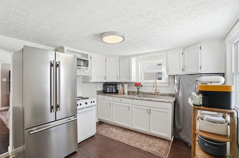 Tiny photo for 869 E Mulberry Street, Lancaster, OH 43130 (MLS # 226003025)