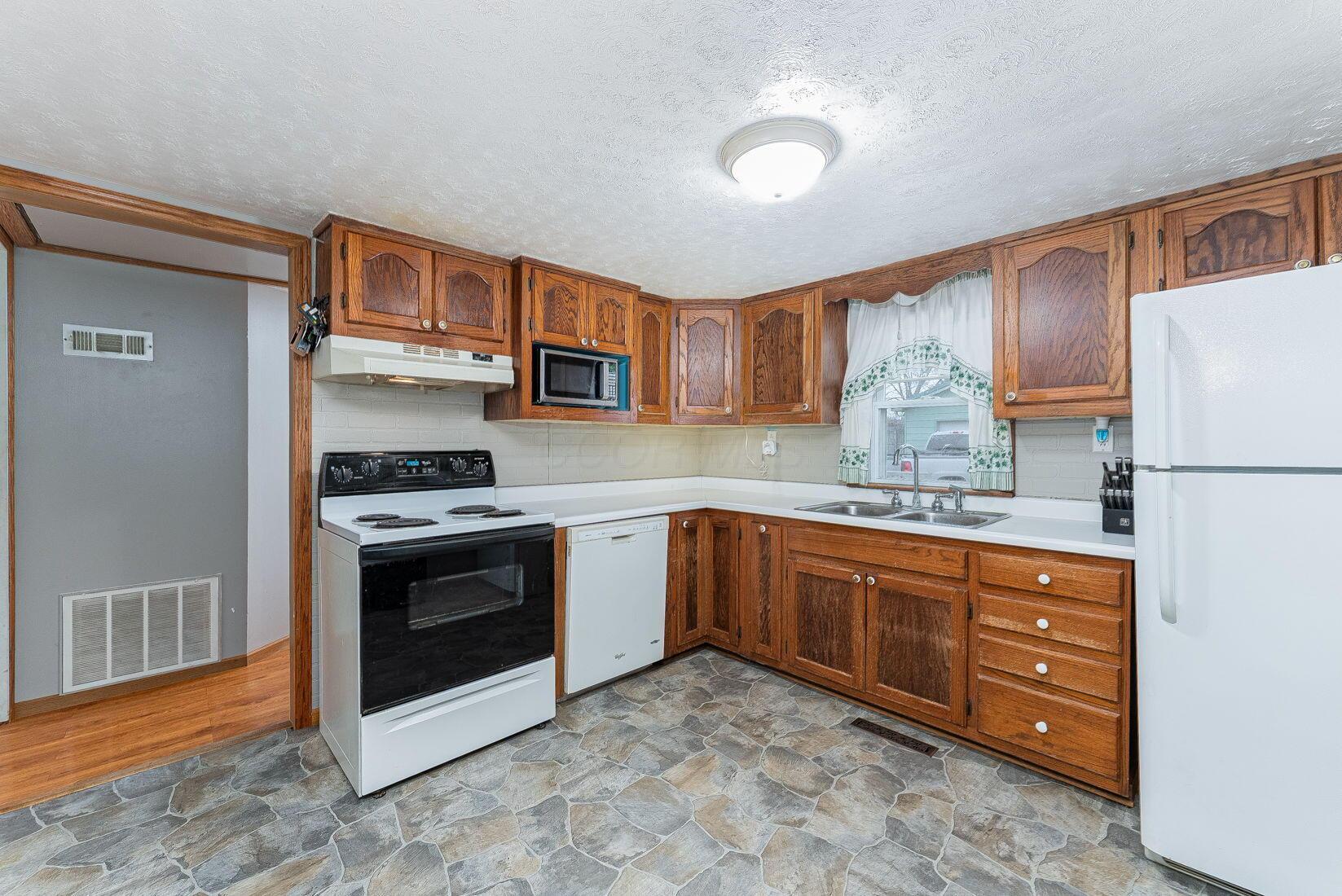 1227 N Trimble Road, Mansfield, Ohio image 24