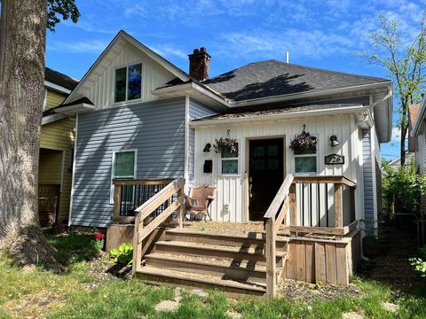 Photo of 726 Reinhard Avenue, Columbus, OH 43206 (MLS # 226010215)