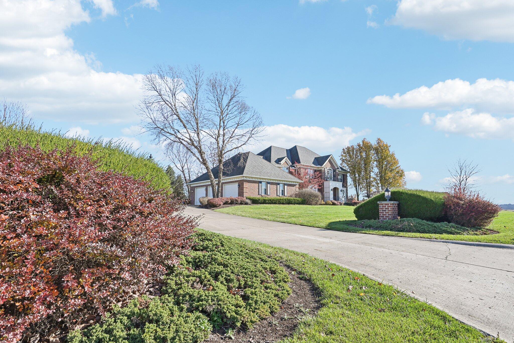 1424 Greenbrier Drive, Mount Vernon, Ohio image 3