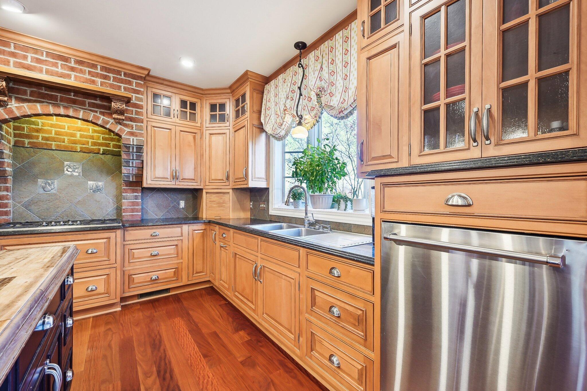 1424 Greenbrier Drive, Mount Vernon, Ohio image 6